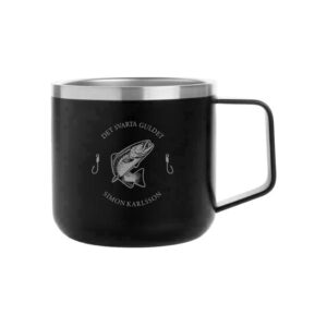 Campingmugg med gravyr - Fiske, SVART / ÖRING
