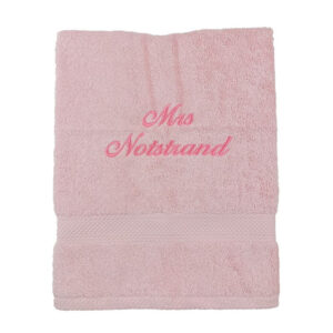 Handduk med namn - rosa - kursiv text, 50x70 cm LITEN HANDDUK