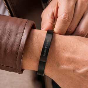 Personligt herrarmband i läder - Svart - M